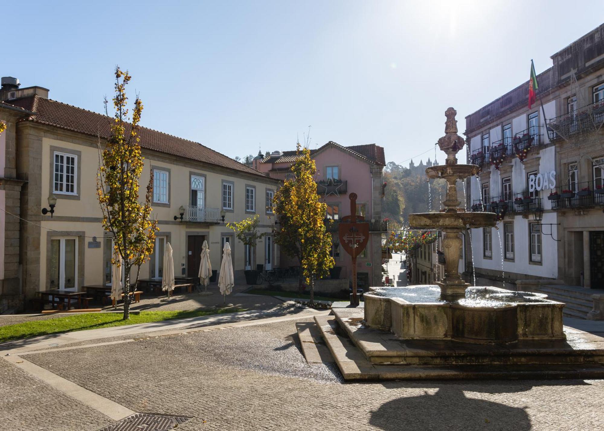 Da Praca Hostel Santa Maria da Feira Εξωτερικό φωτογραφία