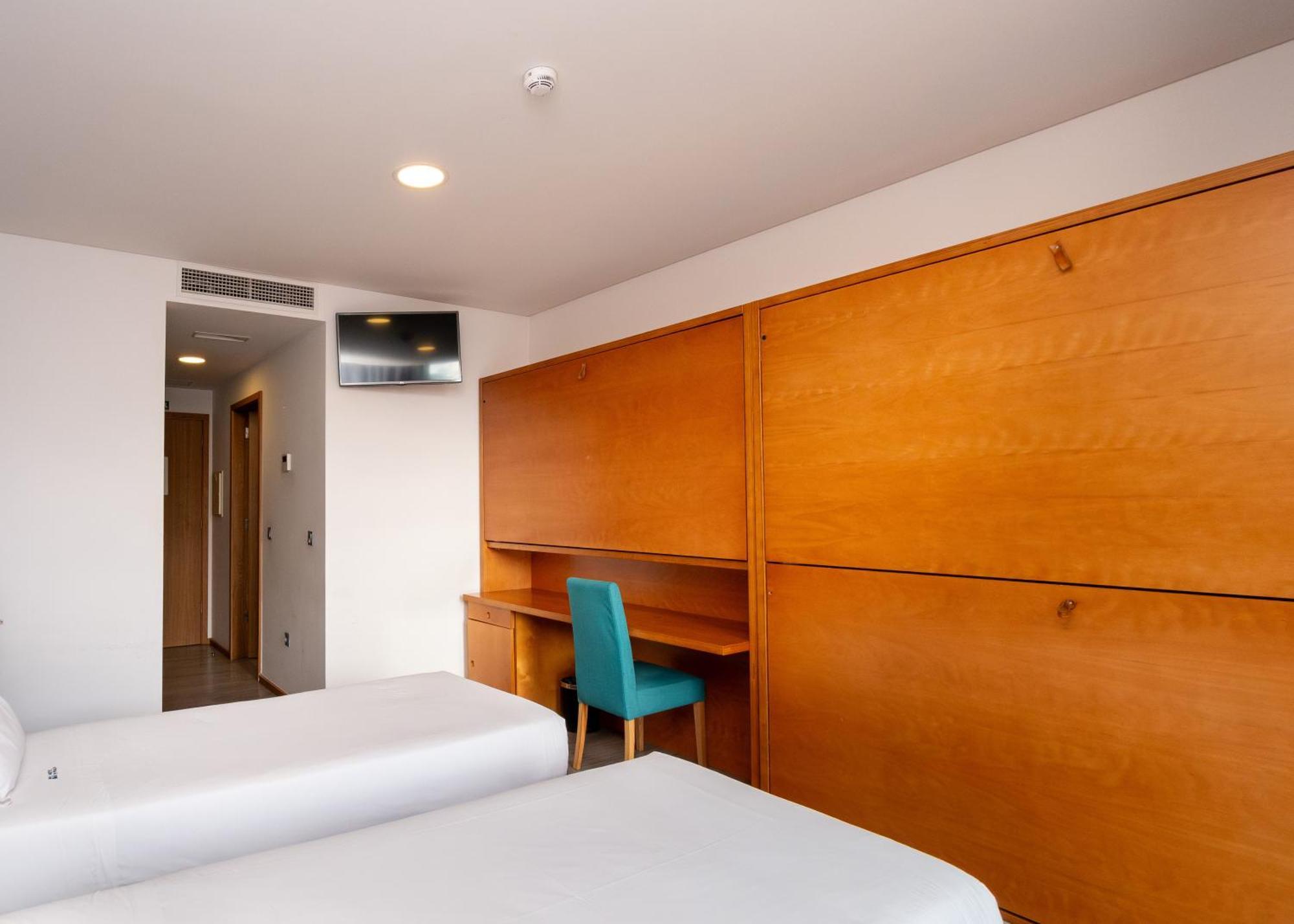 Da Praca Hostel Santa Maria da Feira Εξωτερικό φωτογραφία
