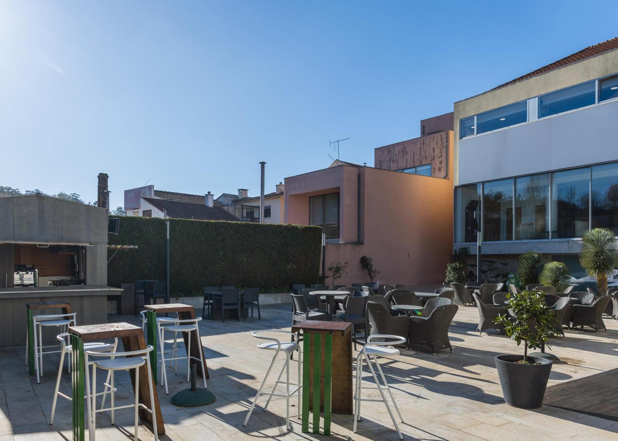 Da Praca Hostel Santa Maria da Feira Εξωτερικό φωτογραφία
