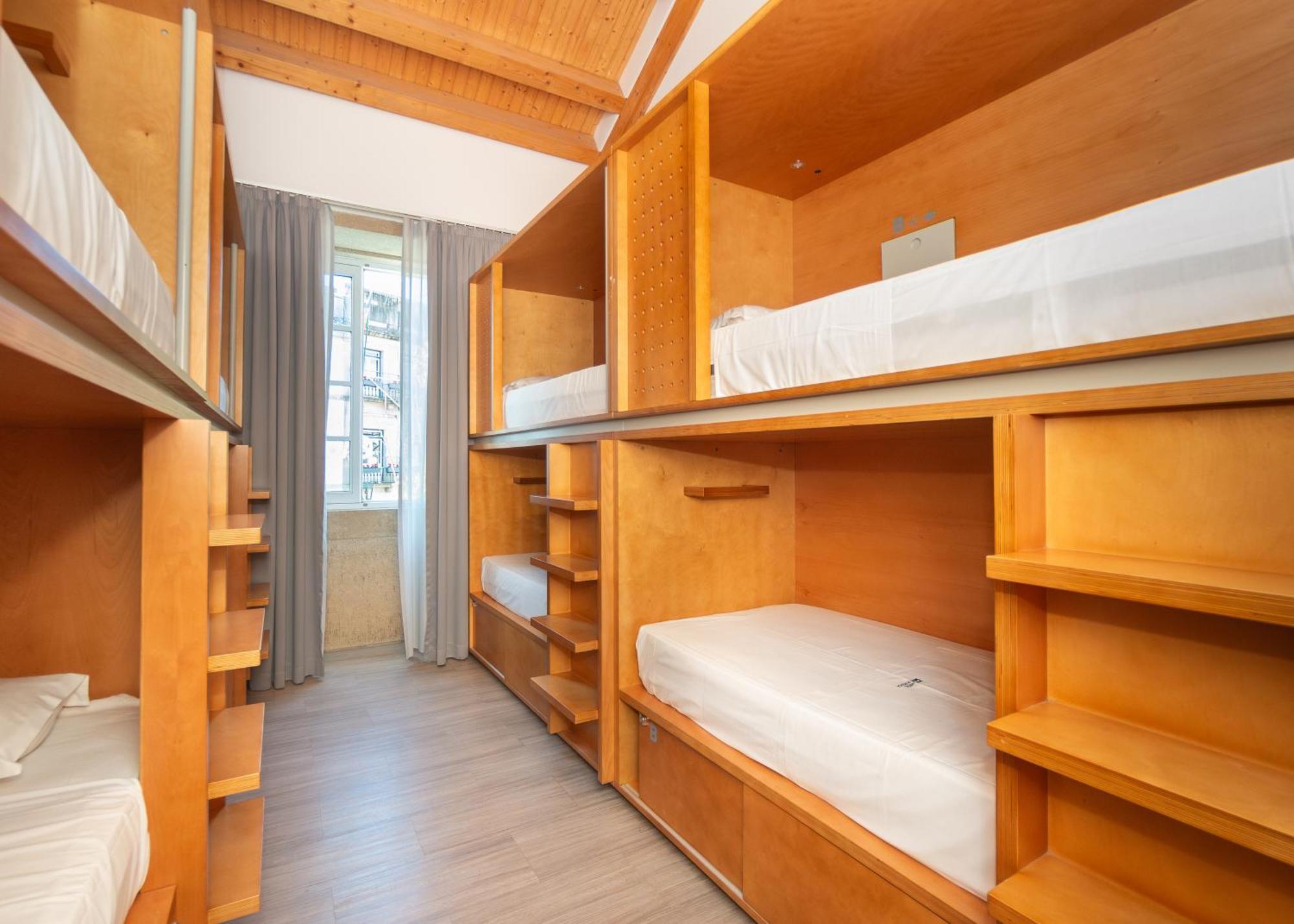 Da Praca Hostel Santa Maria da Feira Εξωτερικό φωτογραφία